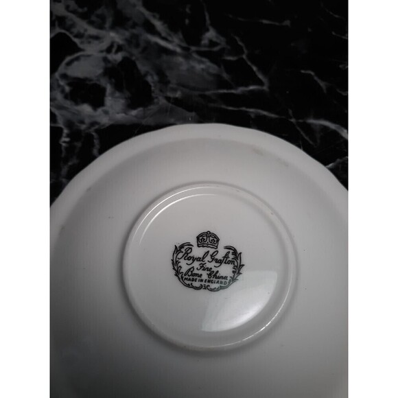 Royal Grafton Fine Bone China England - Picture 2 of 2